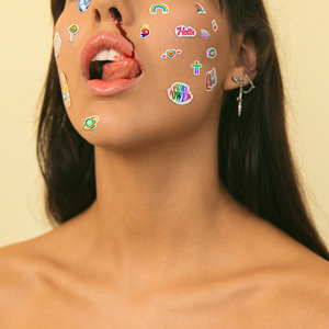 快拨出我是你母亲的歌曲播放电影
