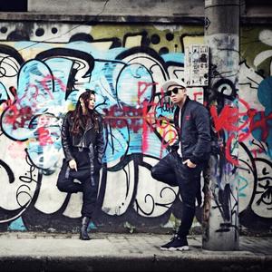 快拨出我是你母亲的歌曲播放电影
